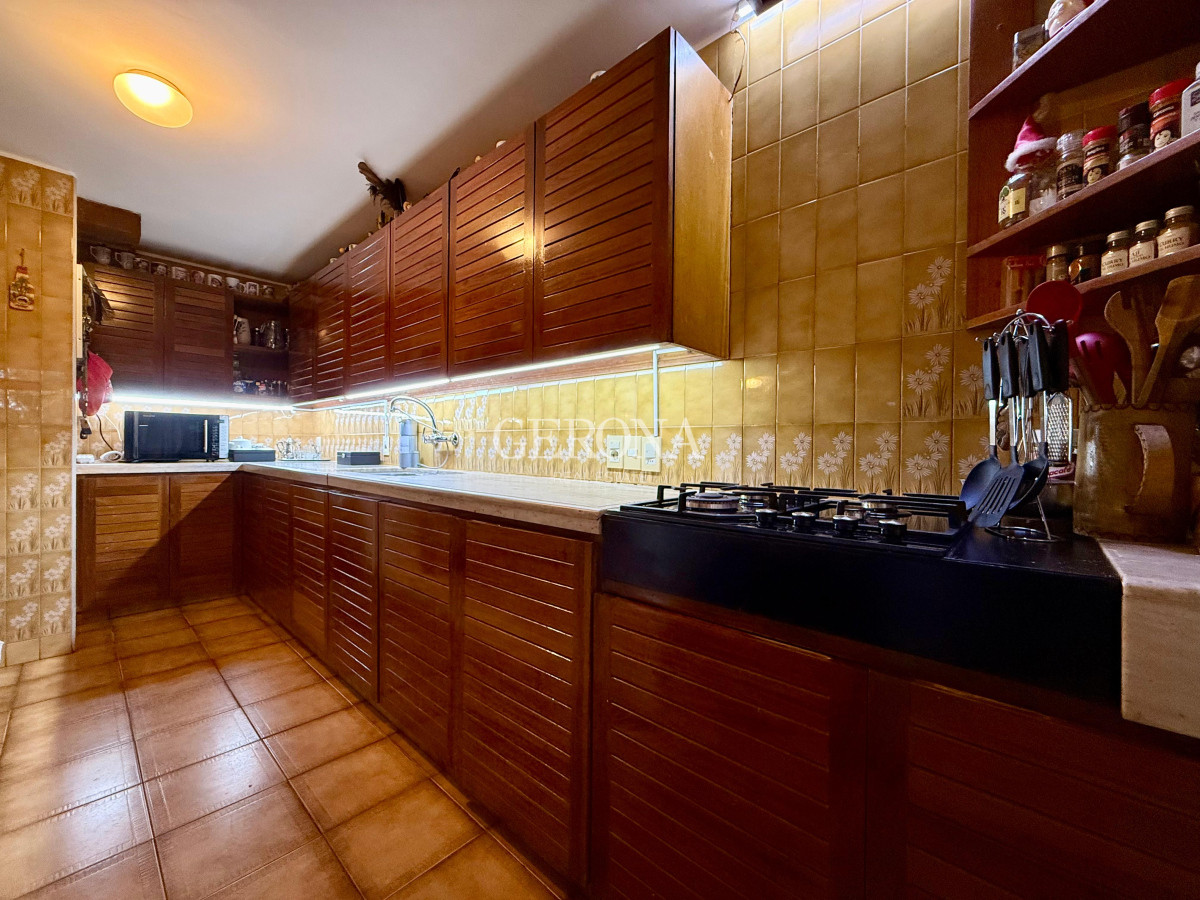 Casa ID.279 - Venta casa de 3 dorm y servicio completo, frente al mar, en Carrasco-Punta Gorda