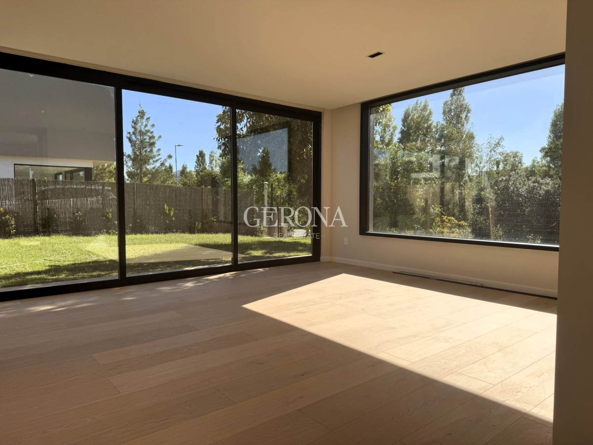 Casa ID.259 - Venta Casa de 3 dormitorios, jardín a estrenar 