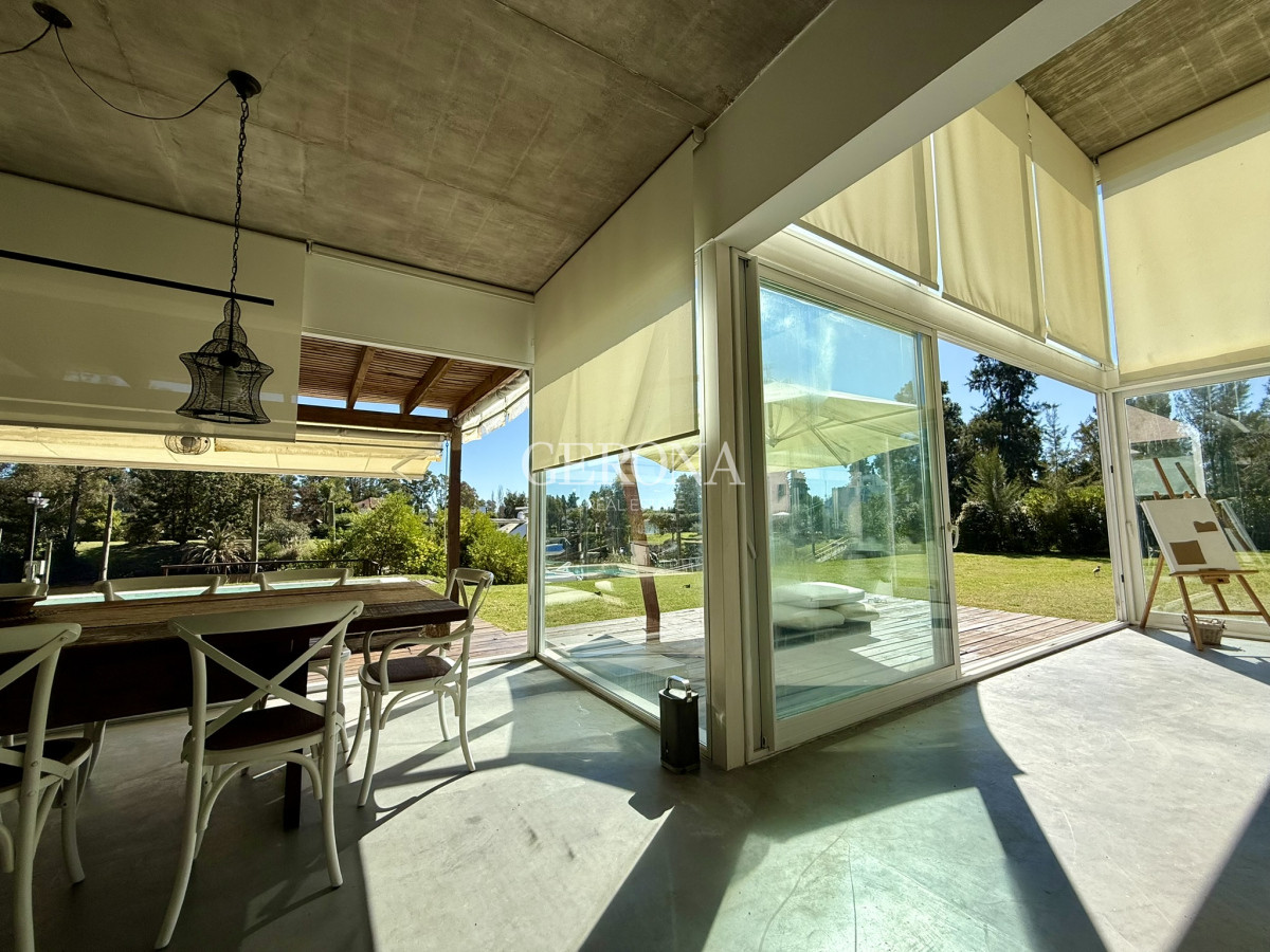 Casa ID.283 - Venta Casa en Marina de Santa Lucía, con 1644 m2 de terreno, 274 edificado y doble muelle.