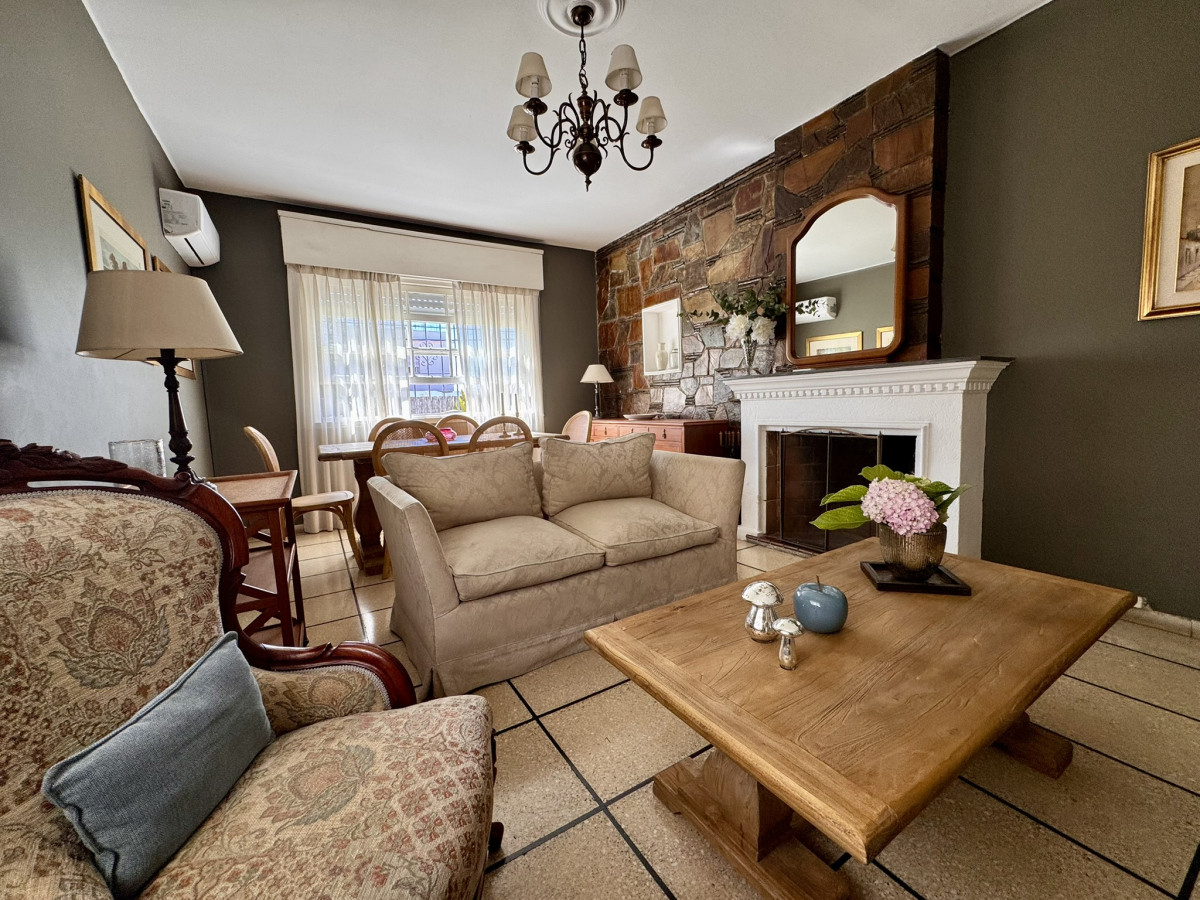 Venta Casa PH de 3 dormitorios y jardín de uso exclusivo, en Malvín