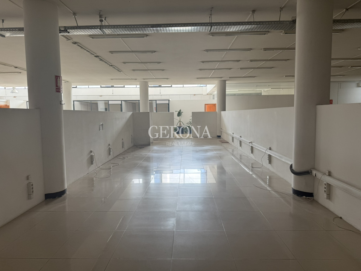 Local Comercial ID.278 - Alquiler Local, showroom, depósito, cowork en Aguada