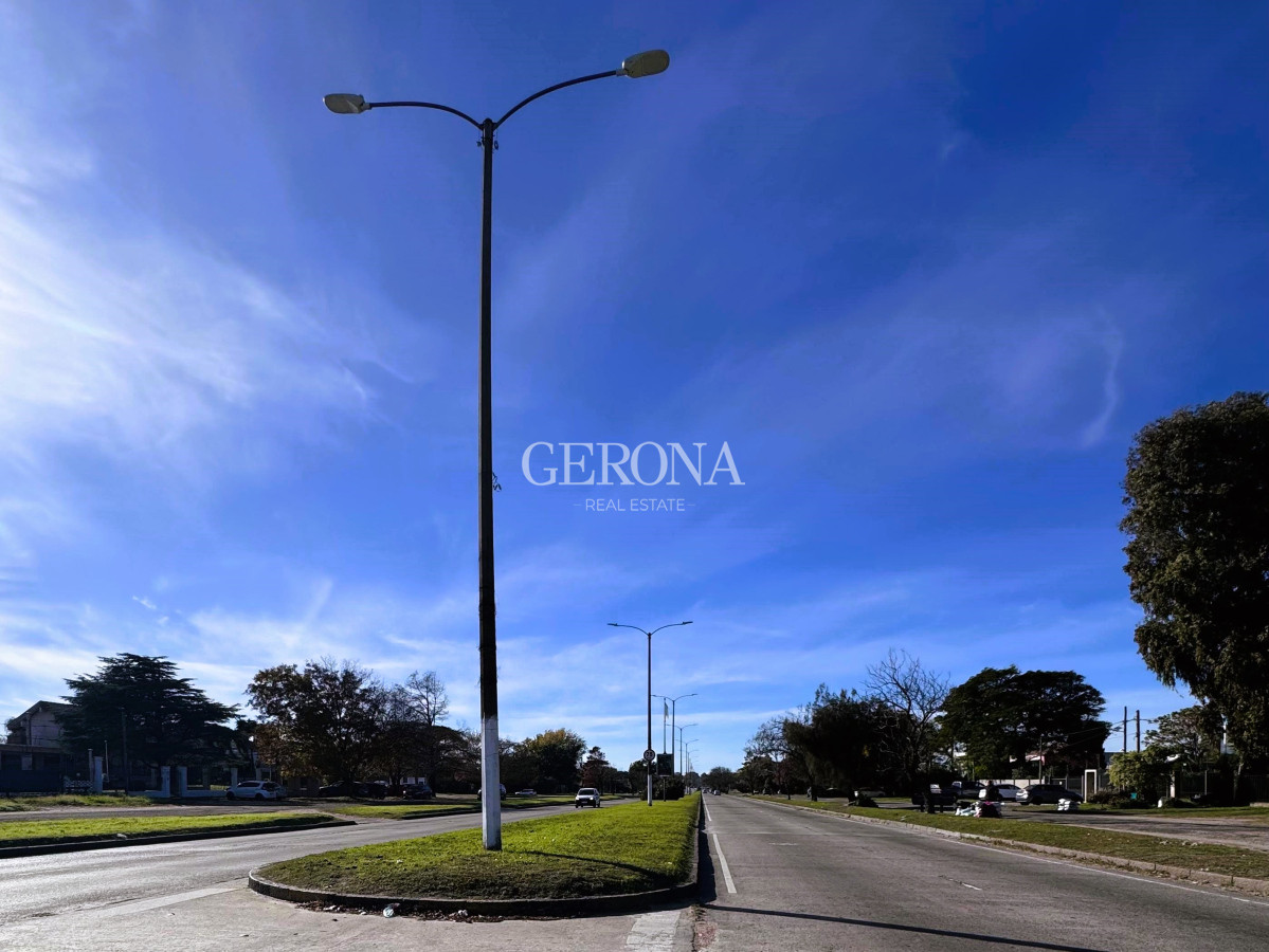 Terreno ID.145 - Venta Terreno 539 m2. Sobre Av. Italia. Carrasco Sur