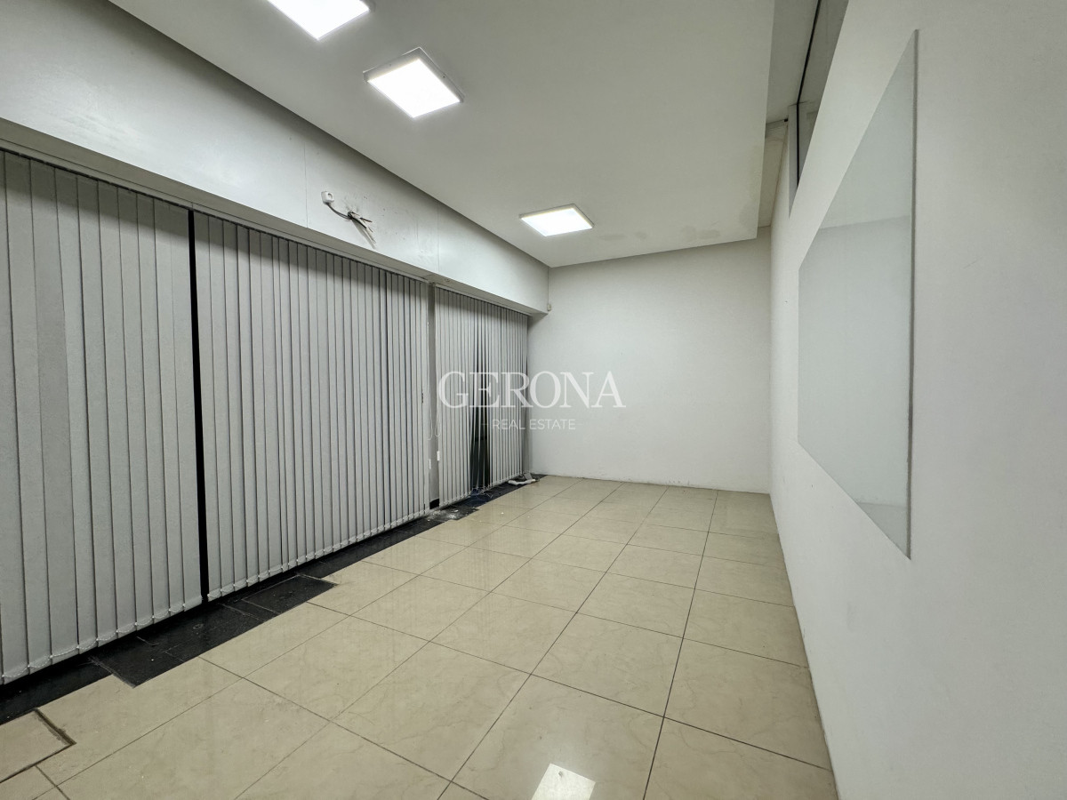 Oficina ID.276 - Alquiler de Oficinas + Showroom+ Depósito en Aguada