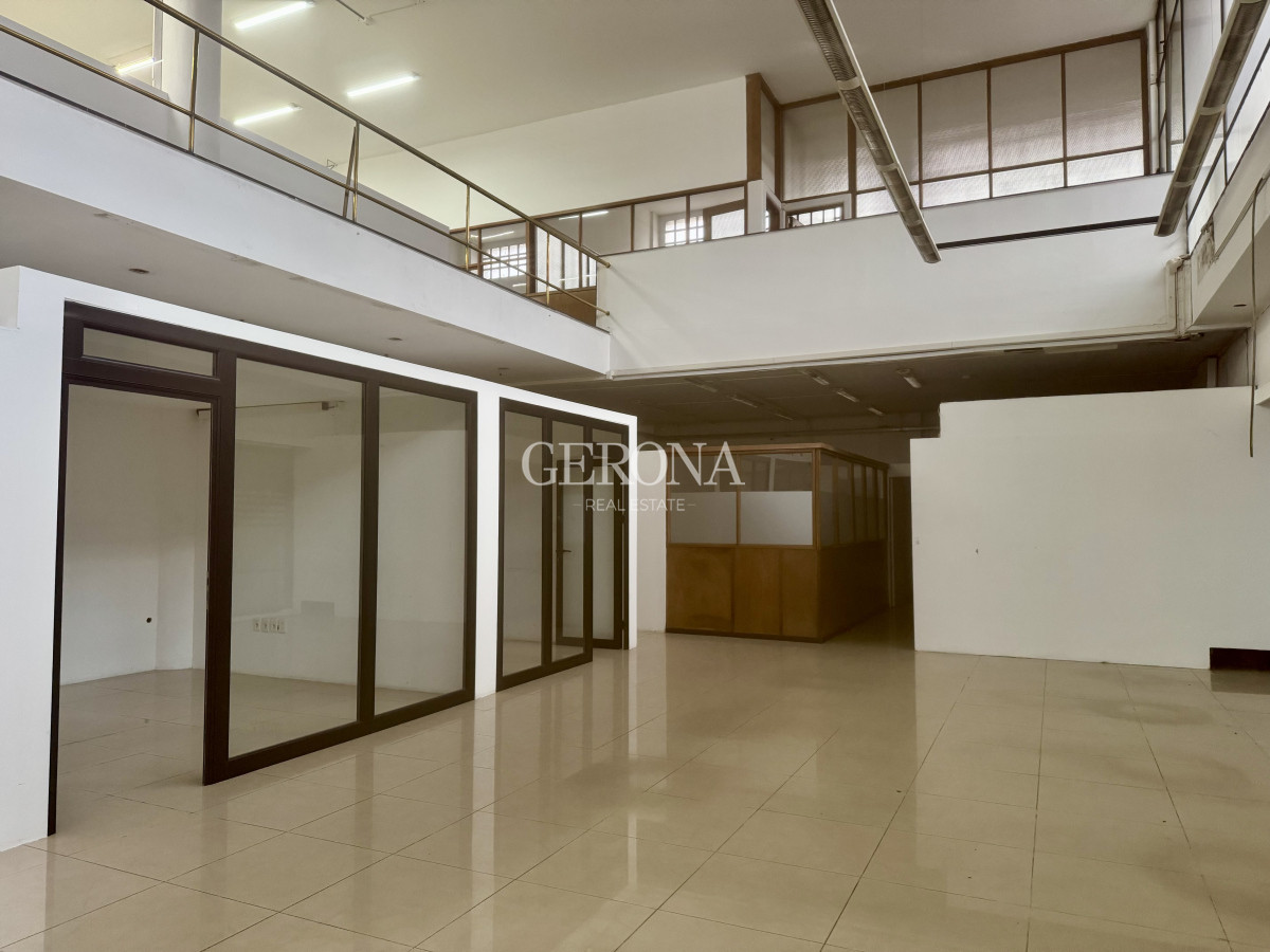 Oficina ID.276 - Alquiler de Oficinas + Showroom+ Depósito en Aguada