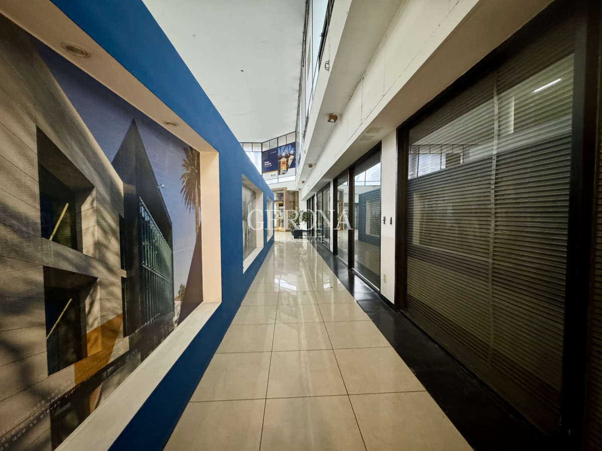 Oficina ID.276 - Alquiler de Oficinas + Showroom+ Depósito en Aguada