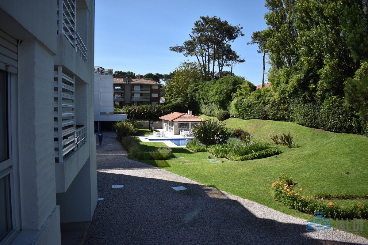 Apartamento ID.2 - EN VENTA APTO. DOS DORMITORIOS - PARADA 23 BRAVA