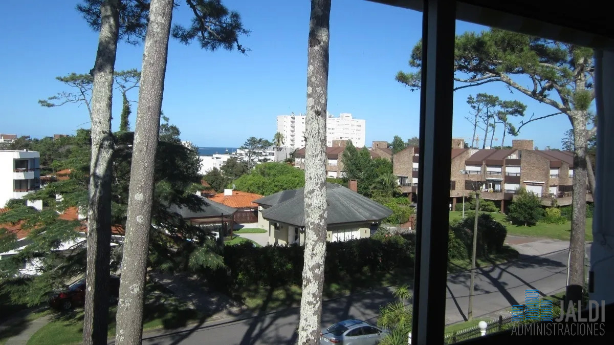 Apartamento ID.45 - EN VENTA APTO MANSA DOS DORMITORIOS