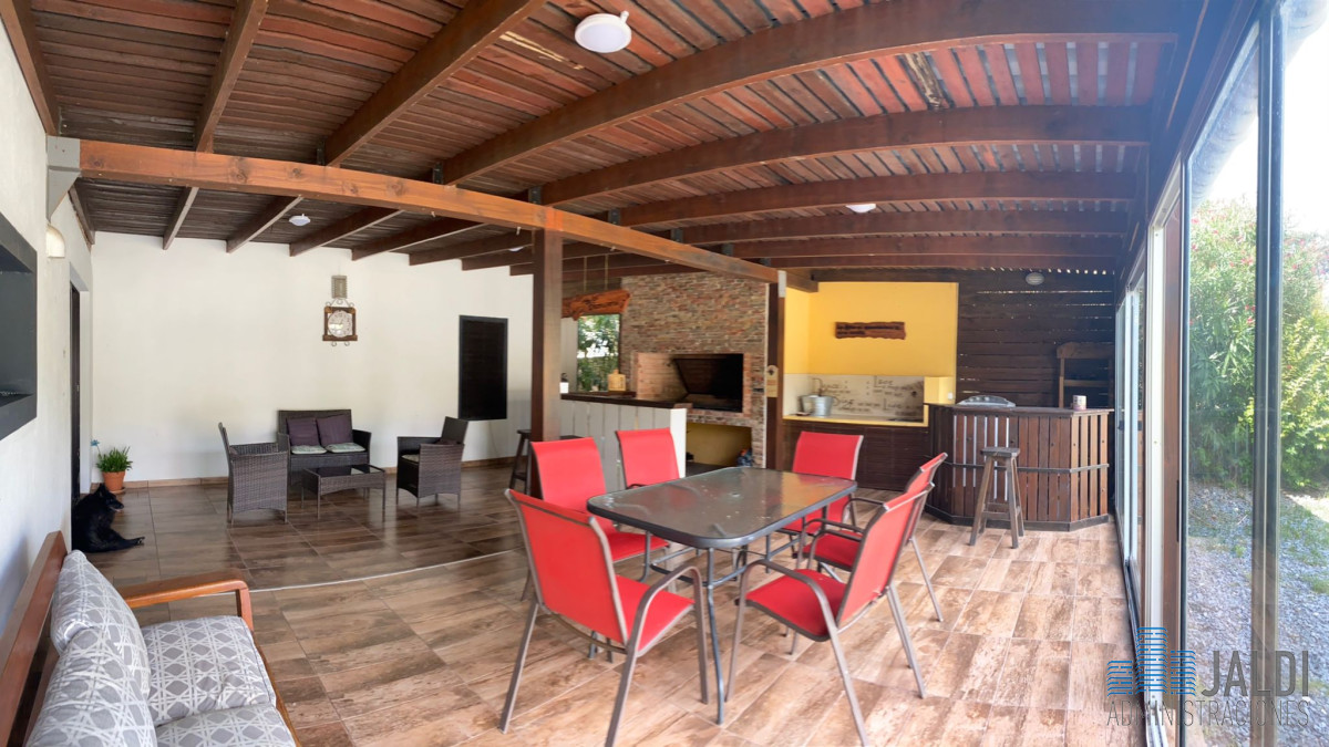 Casa ID.58 - CASA EN VENTA CON PISCINA LAUSSANA