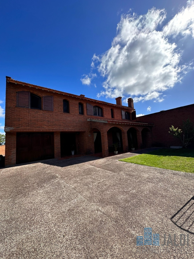 Casa ID.135 - CASA DE DOS PLANTAS EN VENTA SAN CARLOS