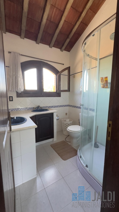 Casa ID.135 - CASA DE DOS PLANTAS EN VENTA SAN CARLOS