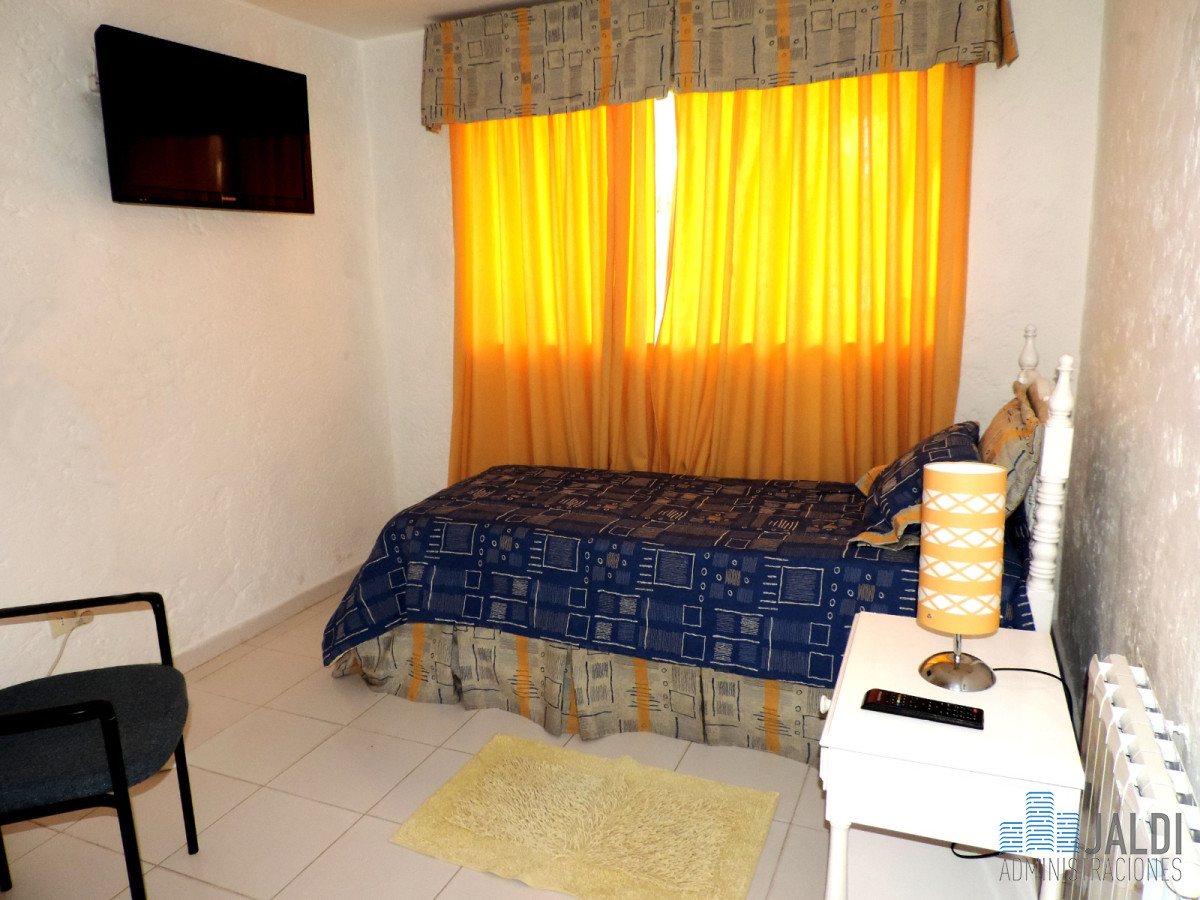 Casa ID.100 - EXCELENTE OPORTUNIDAD CHALET EN ZONA RESIDENCIAL PUNTA DEL ESTE