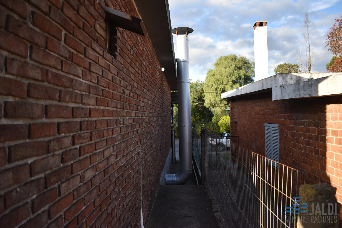 Casa ID.99 - CASA EN VENTA SOBRE AV. CHIOSSI 
