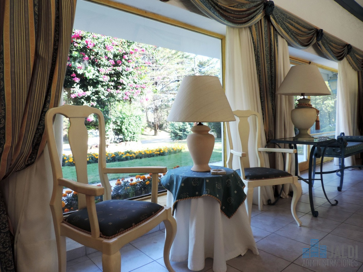 Casa ID.100 - EXCELENTE OPORTUNIDAD CHALET EN ZONA RESIDENCIAL PUNTA DEL ESTE