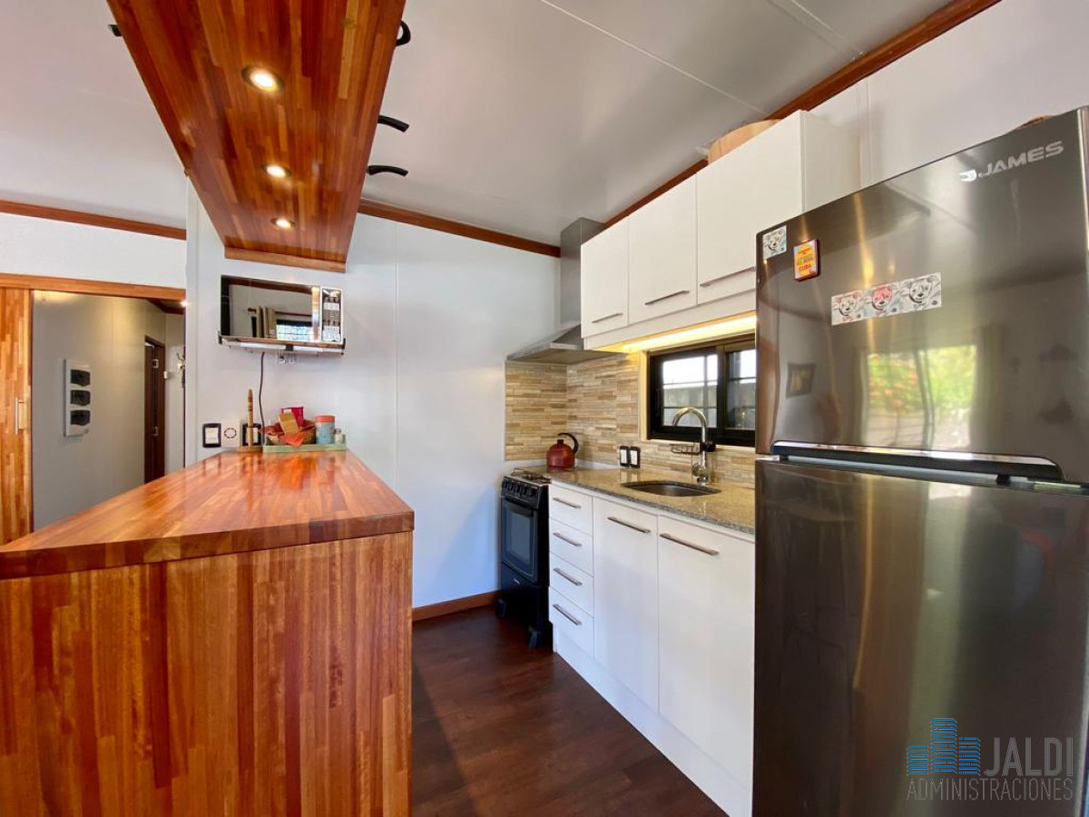 Casa ID.110 - CASA EN VENTA CON PISCINA 3 DORMITORIOS 2 BAÑOS