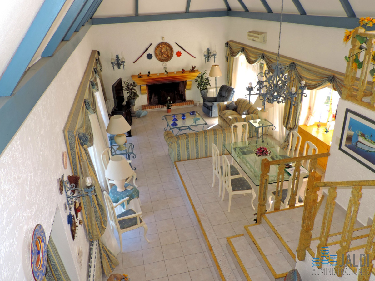 Casa ID.100 - EXCELENTE OPORTUNIDAD CHALET EN ZONA RESIDENCIAL PUNTA DEL ESTE