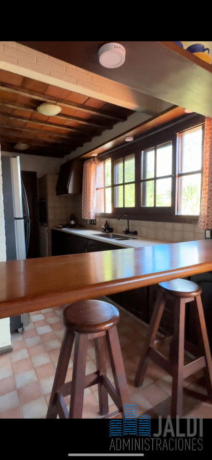 Casa ID.135 - CASA DE DOS PLANTAS EN VENTA SAN CARLOS