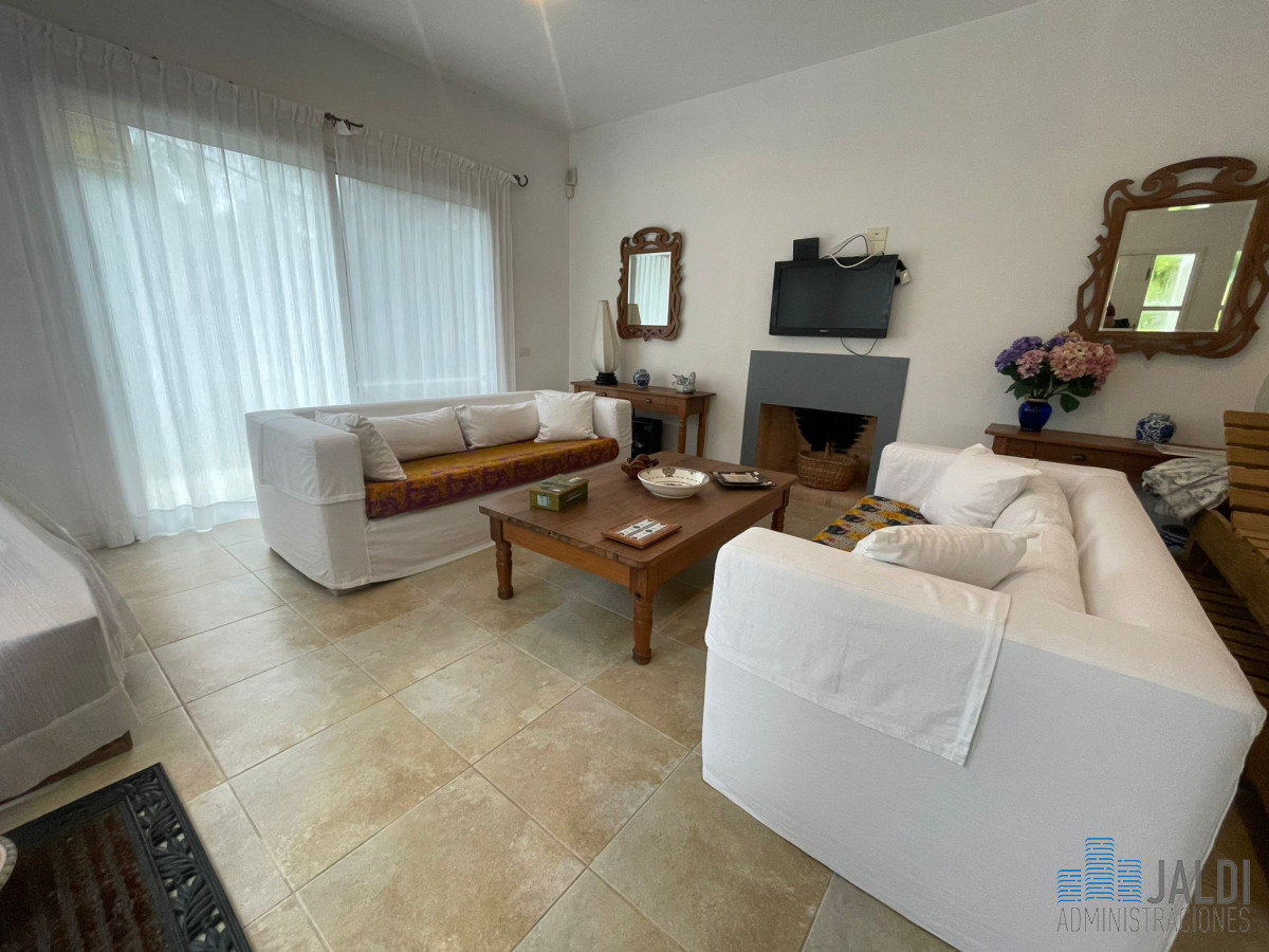 Casa ID.129 - Casa en La Barra, La Barra