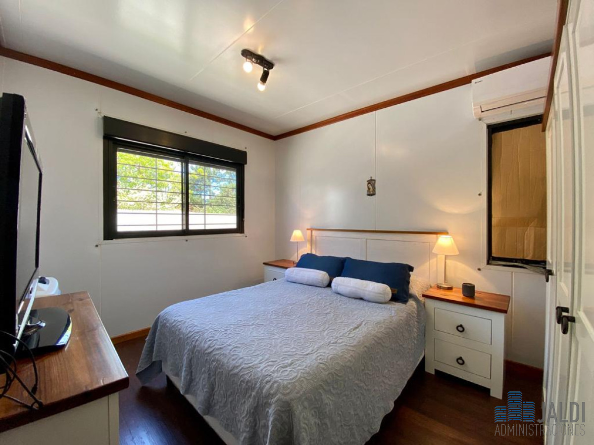 Casa ID.110 - CASA EN VENTA CON PISCINA 3 DORMITORIOS 2 BAÑOS