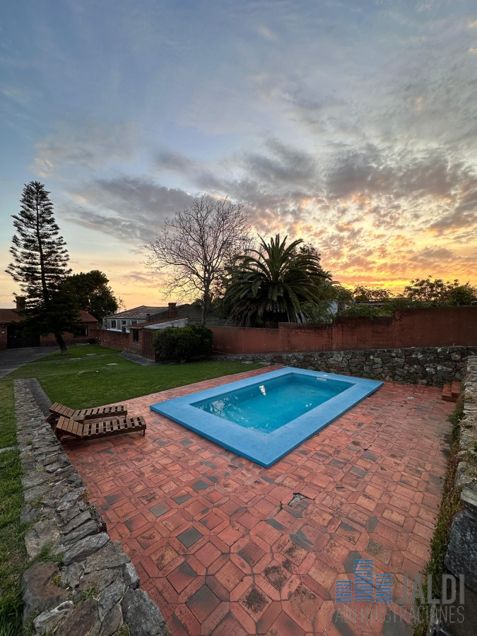Casa ID.135 - CASA DE DOS PLANTAS EN VENTA SAN CARLOS