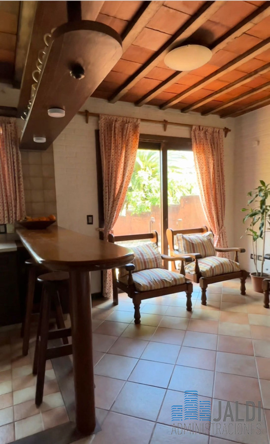 Casa ID.135 - CASA DE DOS PLANTAS EN VENTA SAN CARLOS
