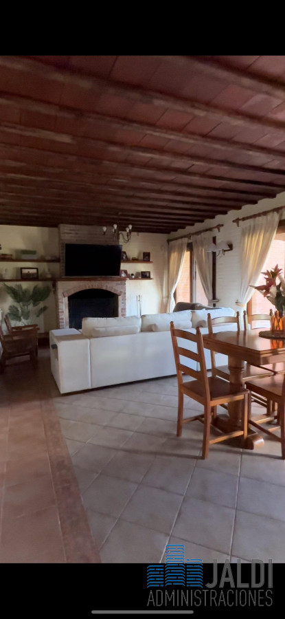 Casa ID.135 - CASA DE DOS PLANTAS EN VENTA SAN CARLOS