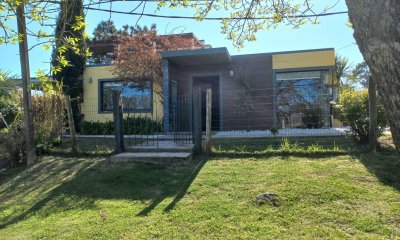 CASA EN VENTA CON PISCINA LAUSSANA