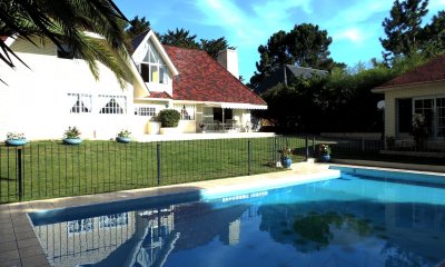EXCELENTE OPORTUNIDAD CHALET EN ZONA RESIDENCIAL PUNTA DEL ESTE