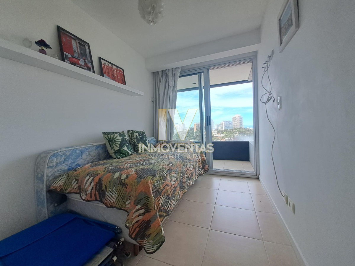 Apartamento ID.4216 - Alquiler Apartamento de 3 dormitorios en Playa Mansa, Punta del Este.