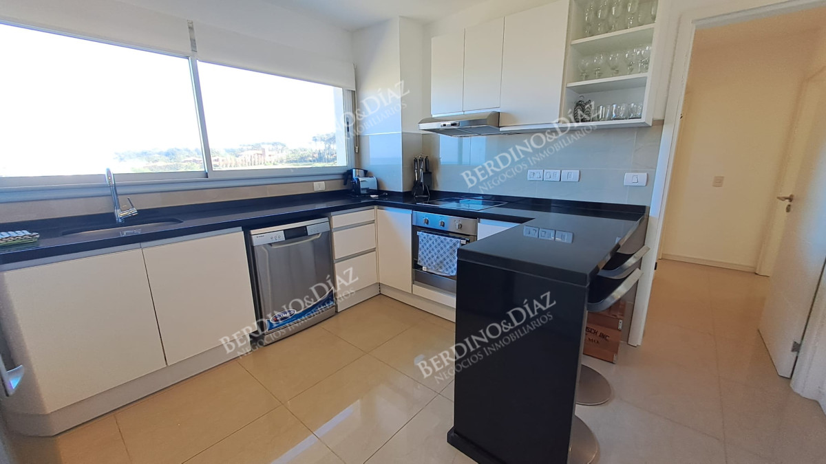 Apartamento ID.1912 - Venta Penthouse  Playa Brava frente al mar  Punta del Este