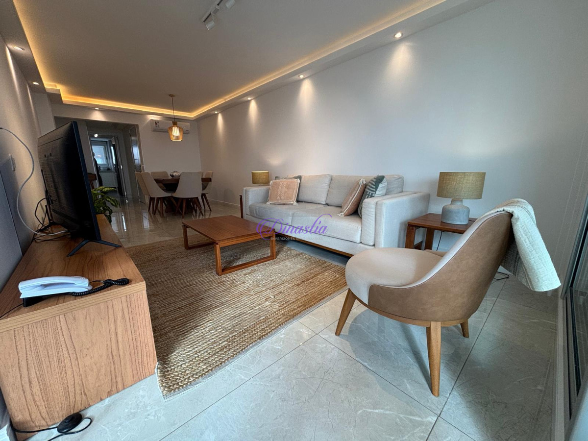 Apartamento ID.454 - Alquiler de Verano Apartamento de 2 dormitorios en Miami Bv. Playa Mansa, Punta del Este