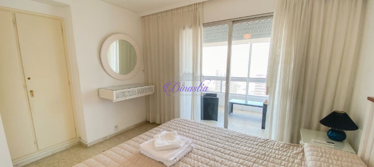Apartamento ID.126 - Alquiler temporario Apartamento 2 dormitorios en Península, Punta del Este.