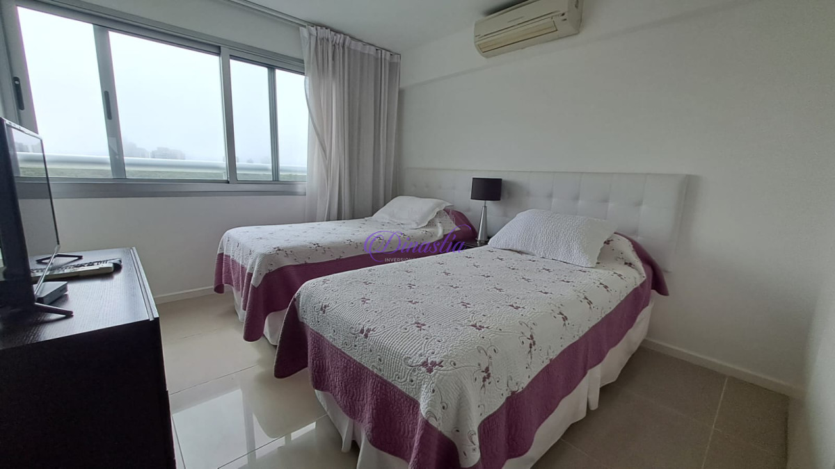 Apartamento ID.365 - Alquiler temporario Apartamento 3 dormitorios en Playa Brava, Punta del Este.
