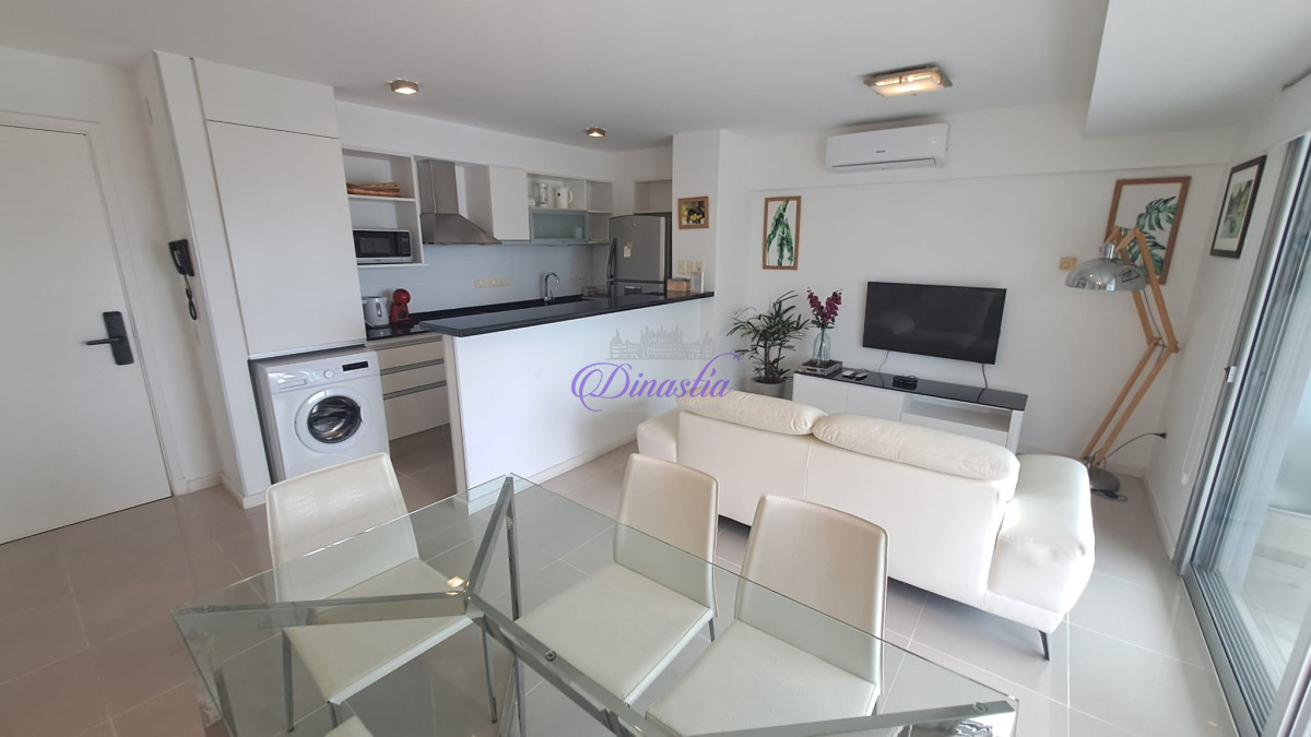 Apartamento ID.443 - Venta Apartamento de 1 y medio dormitorios en Parada 3, Punta del Este 