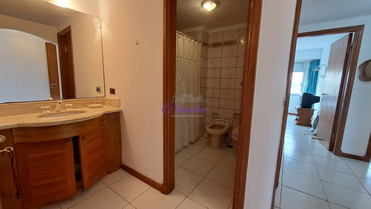Apartamento ID.287 - Venta Apartamento de 3 dormitorios y dependencia completa frente al mar en Manantiales, Maldonado