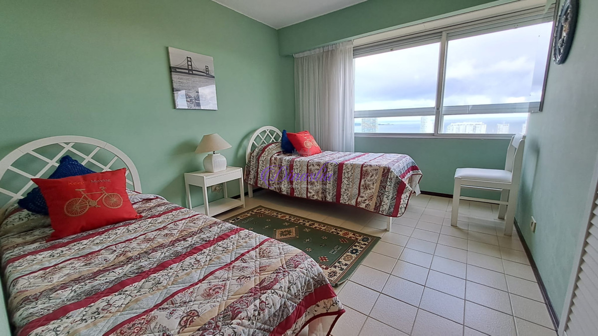 Apartamento ID.296 - Venta Apartamento de 2 dormitorios sobre Roosevelt, Punta del Este