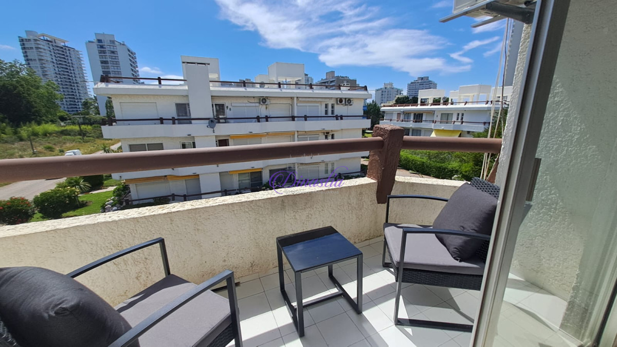 Apartamento ID.412 - Alquiler temporal Apartamento de 1 dormitorio en Aidy Grill, Punta del Este.