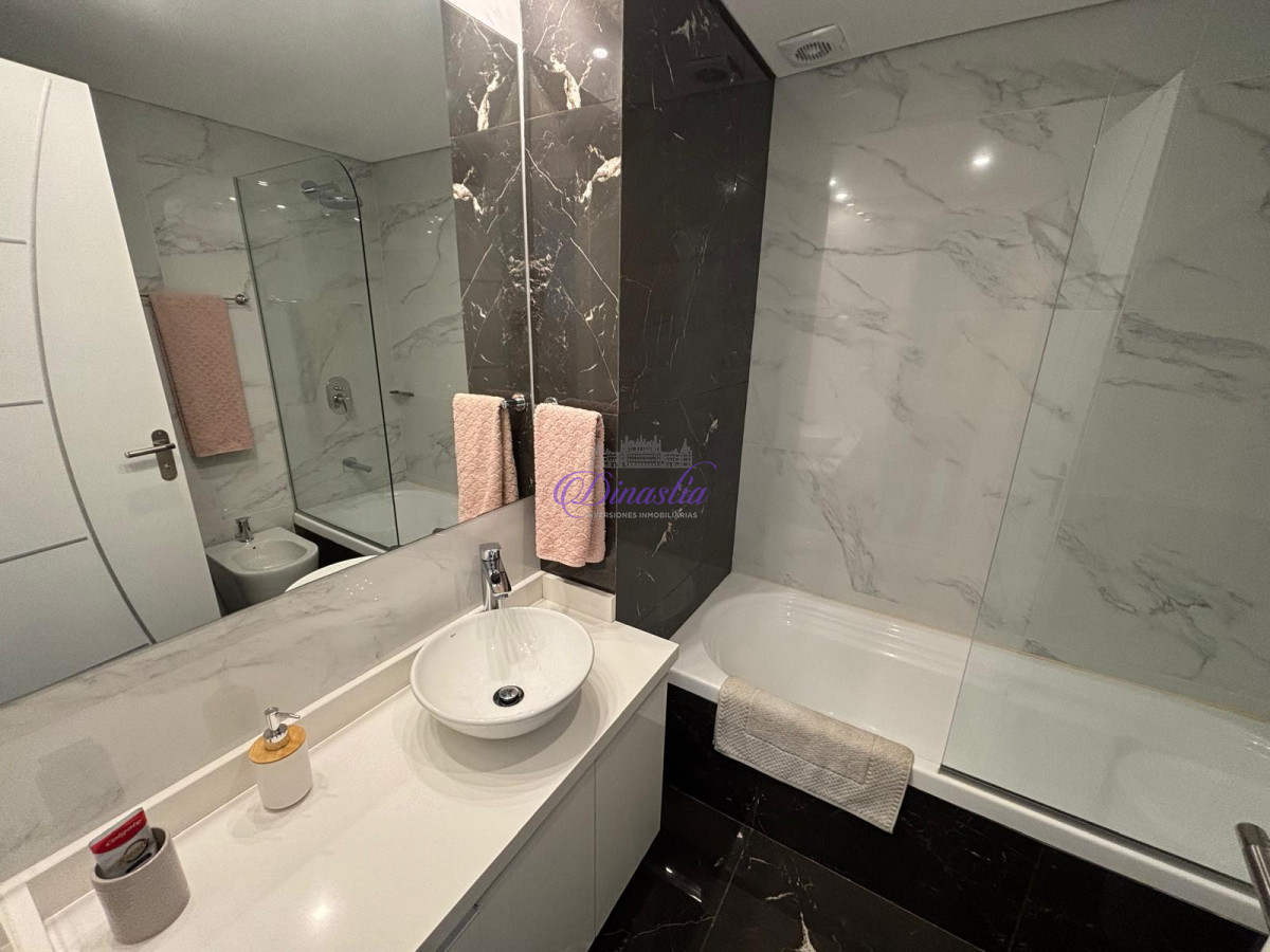 Apartamento ID.454 - Alquiler de Verano Apartamento de 2 dormitorios en Miami Bv. Playa Mansa, Punta del Este