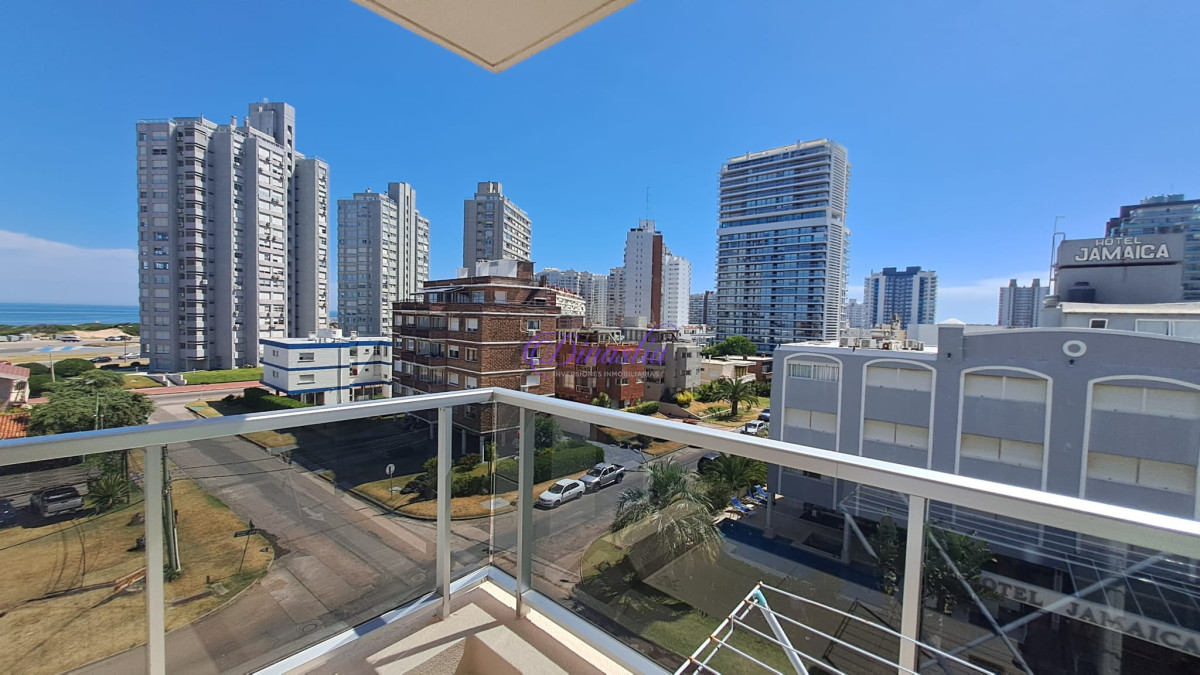 Apartamento ID.305 - Alquiler temporario Apartamento 2 dormitorios y medio en Parada 3, Punta del Este