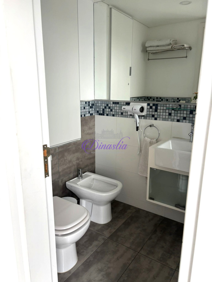 Apartamento ID.448 - Venta Apartamento de 2 dormitorios y medio en Parada 3, Punta del Este