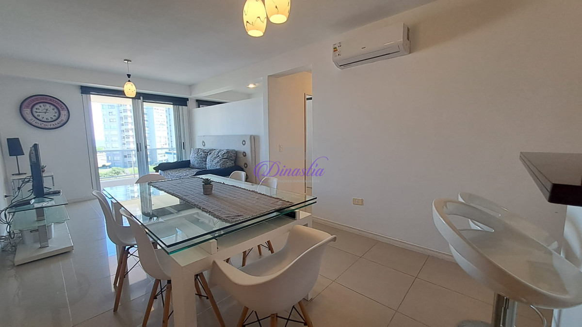 Apartamento ID.305 - Alquiler temporario Apartamento 2 dormitorios y medio en Parada 3, Punta del Este