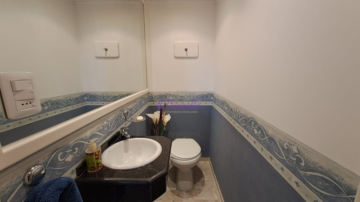 Apartamento ID.295 - Alquiler temporario Apartamento 3 dormitorios y dependencia frente al mar de Playa Mansa, Punta del Este