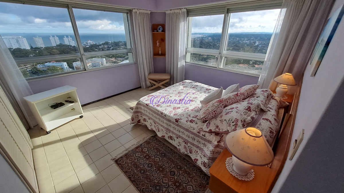Apartamento ID.296 - Venta Apartamento de 2 dormitorios sobre Roosevelt, Punta del Este