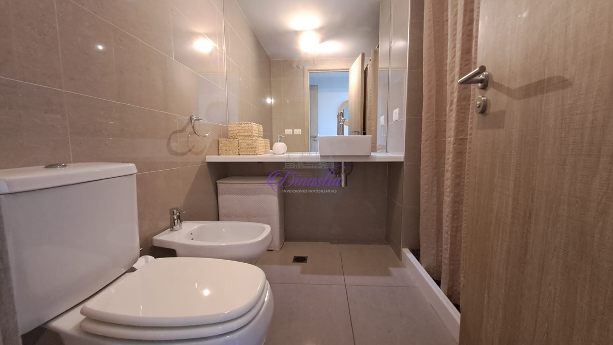 Apartamento ID.155 - Alquiler Invernal Apartamento 1 dormitorio y medio en Playa Brava, Punta del Este.