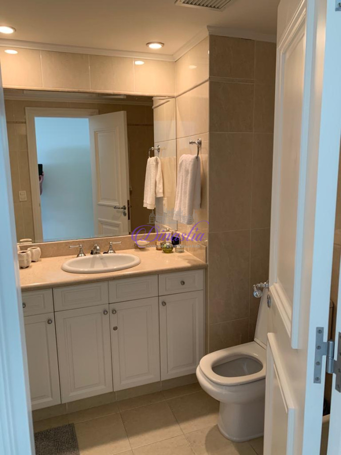 Apartamento ID.138 - Alquiler temporal Apartamento Premium de 3 dormitorios frente al mar Playa Mansa, Punta del Este