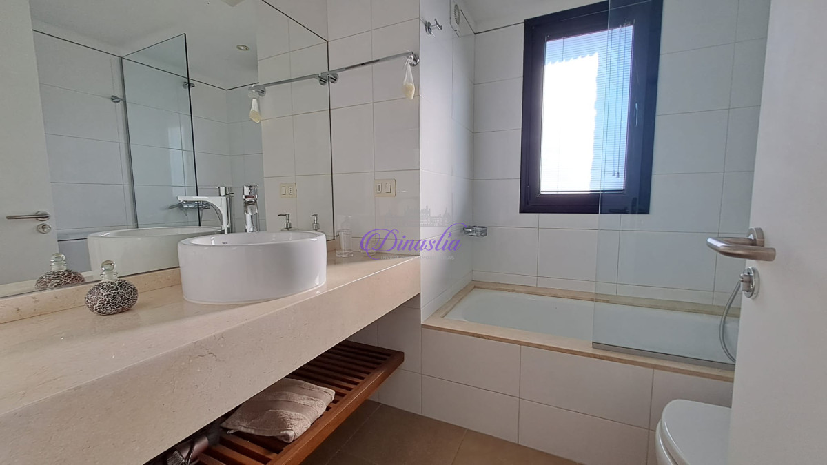 Apartamento ID.206 - Venta y Alquiler temporario Apartamento de 3 dormitorios en Selenza, Manantiales