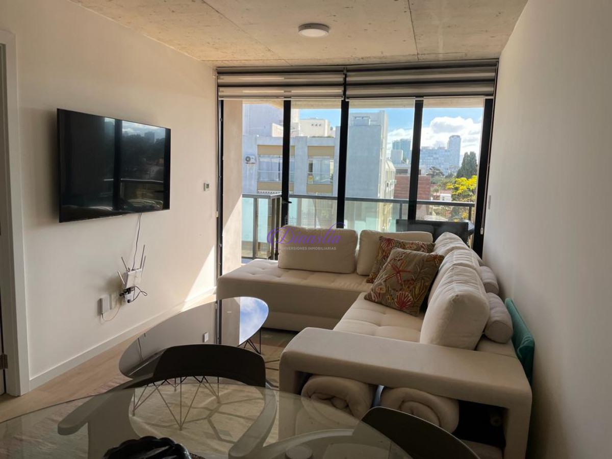 Apartamento ID.419 - Alquiler temporario Apartamento frente al mar de 1 dormitorio en Playa Mansa, Punta del Este