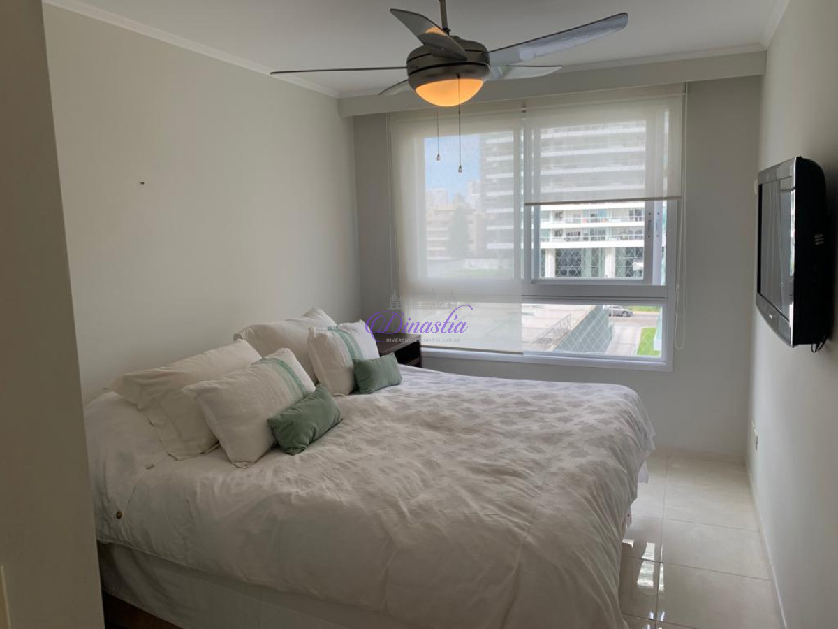 Apartamento ID.138 - Alquiler temporal Apartamento Premium de 3 dormitorios frente al mar Playa Mansa, Punta del Este