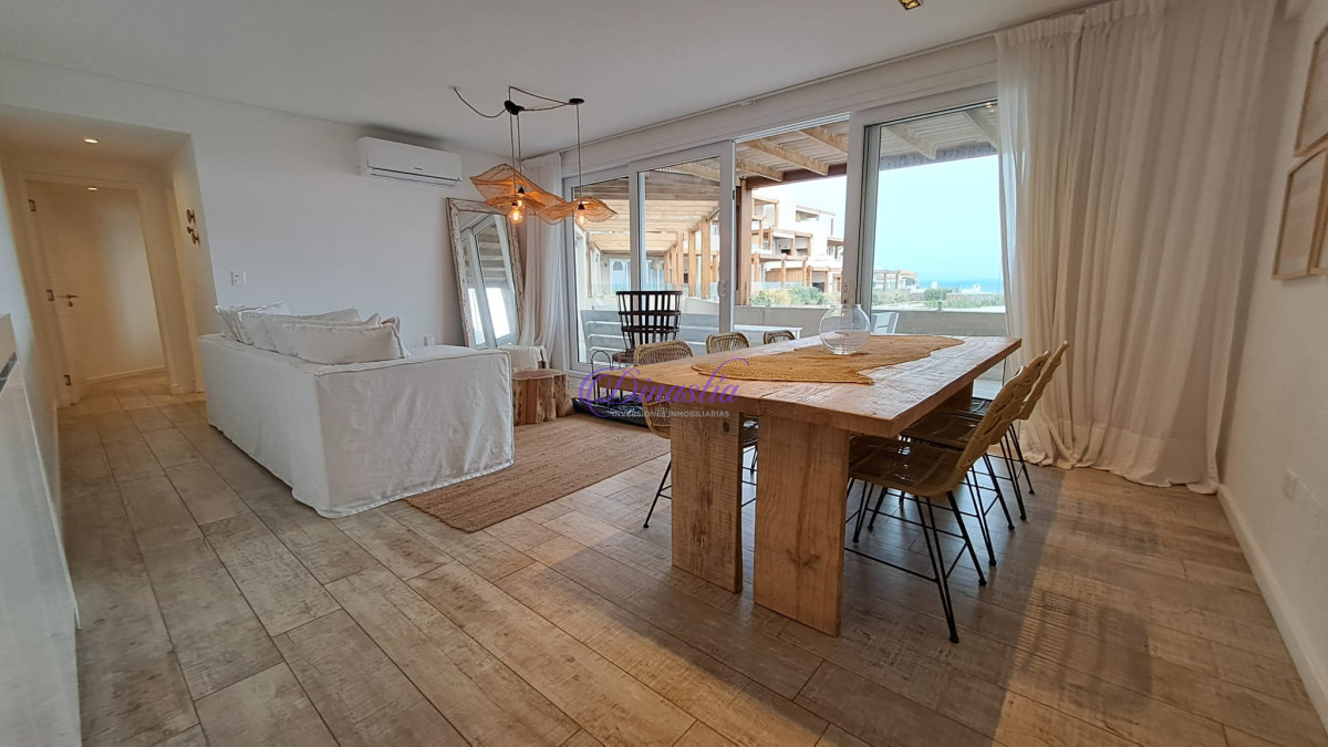 Apartamento ID.290 - Alquiler temporario Apartamento de 3 dormitorios frente al mar en La Barra, Maldonado