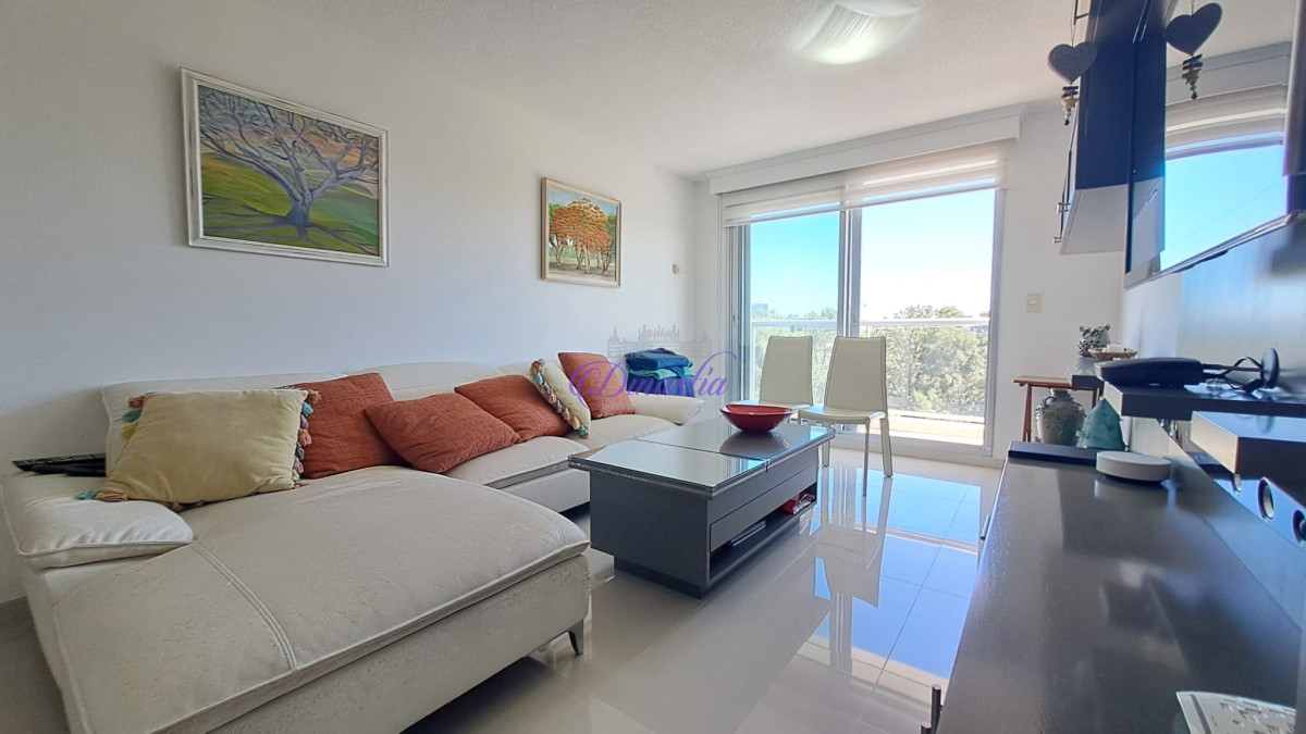 Apartamento ID.447 - Alquiler Anual y Venta Apartamento de 3 dormitorios en Roosevelt, Punta del Este