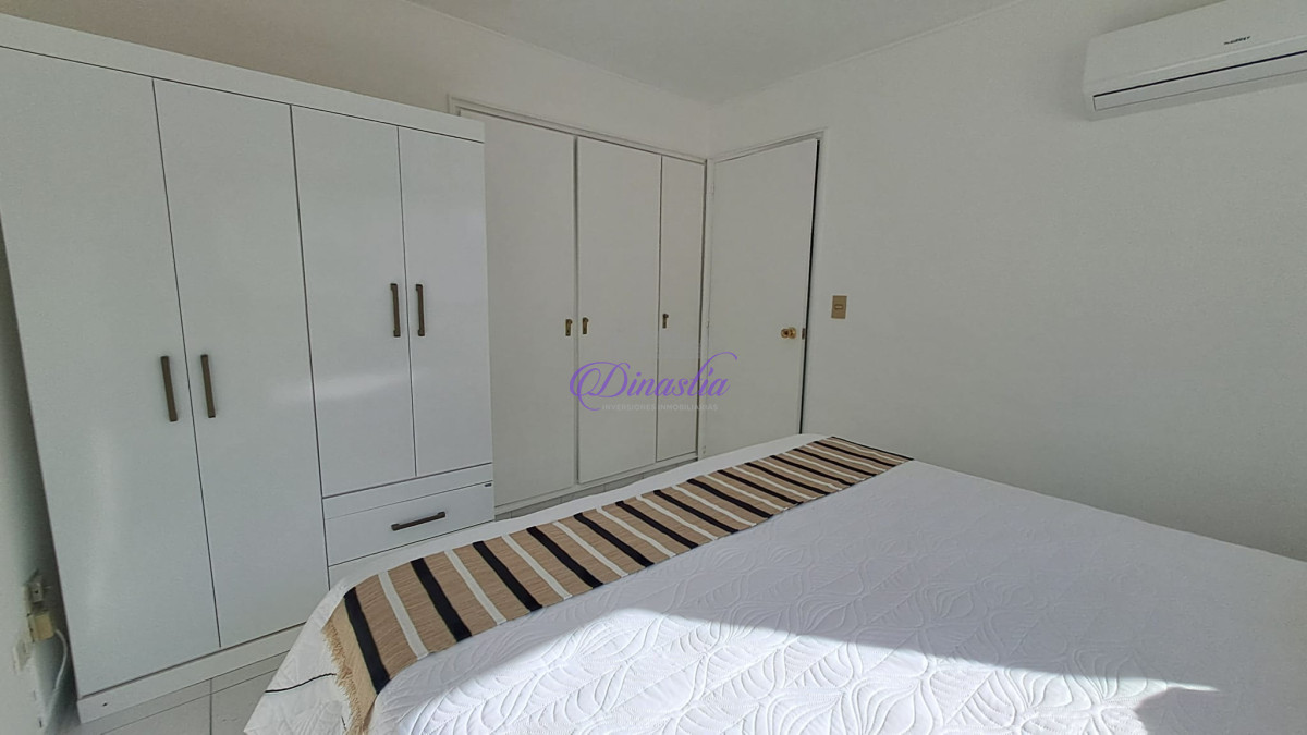 Apartamento ID.14 - Alquiler Anual Apartamento de 1 dormitorio en Península, Punta del Este.